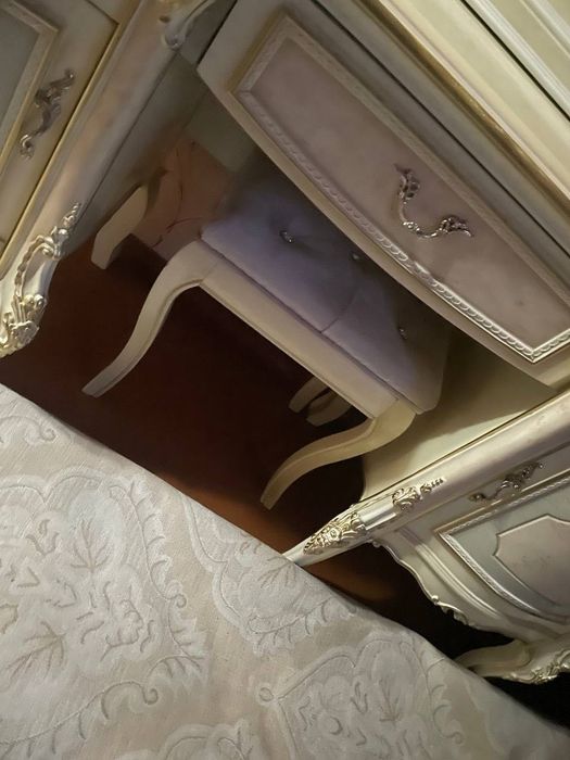 Продается спальный гарнитур