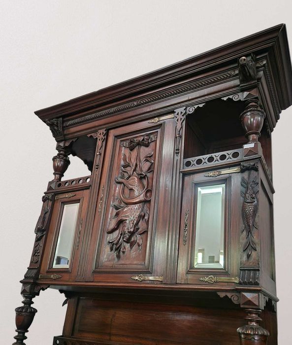 Уникален антикварен ловджийски бюфет от масивен дъб – края на XIX век