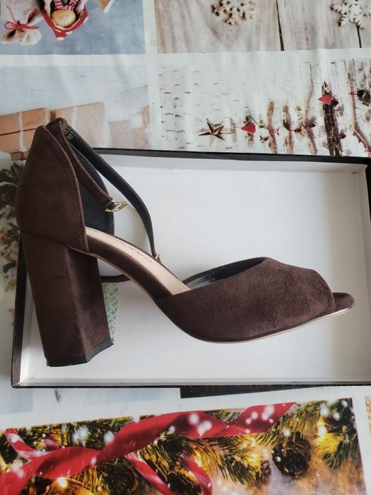 Женские коричневые туфли