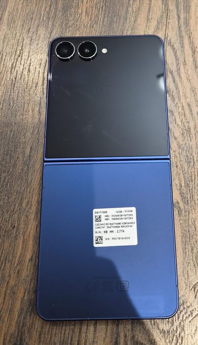 Samsung Galaxy Flip 7. Объем памяти 512 Гб.