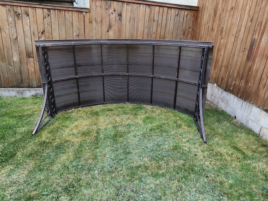 Marchiză / Copertină metalică curbată (diametru 230 cm)
