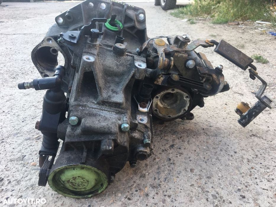 Cutie Viteze 5 trepte Manuala Skoda Octavia 1 Tour 1.4 16V 1.6 16V 2003 02K 301 107 K