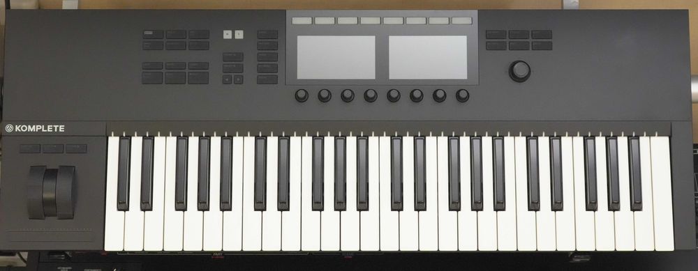 Komplete Kontrol S49 MK2 + Decksaver