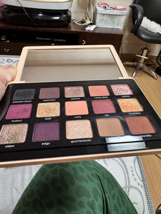 Продам тени палетки от Natasha Denona