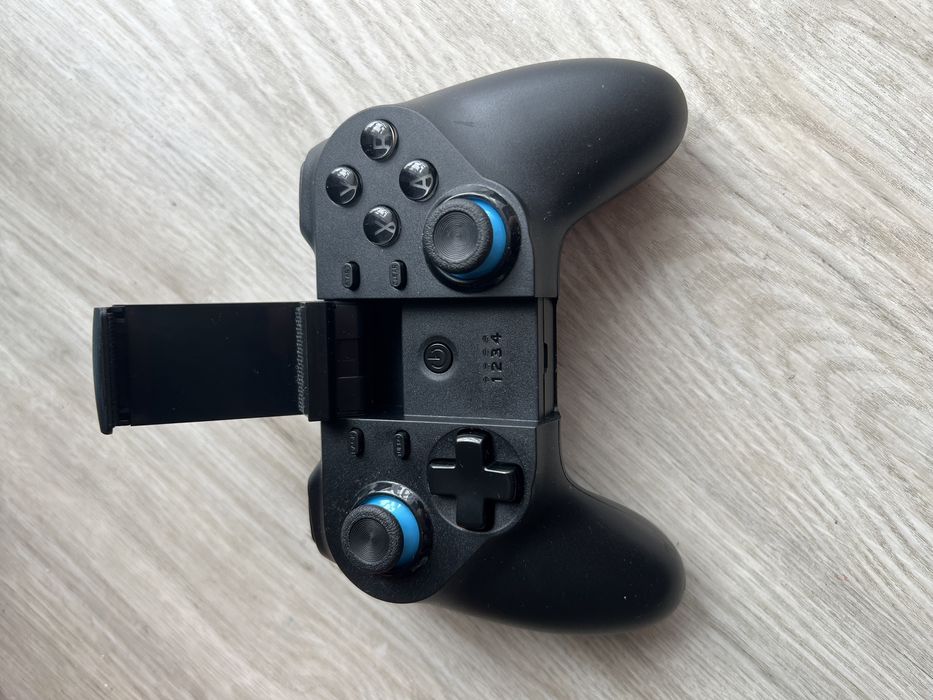 Игровой джойстик