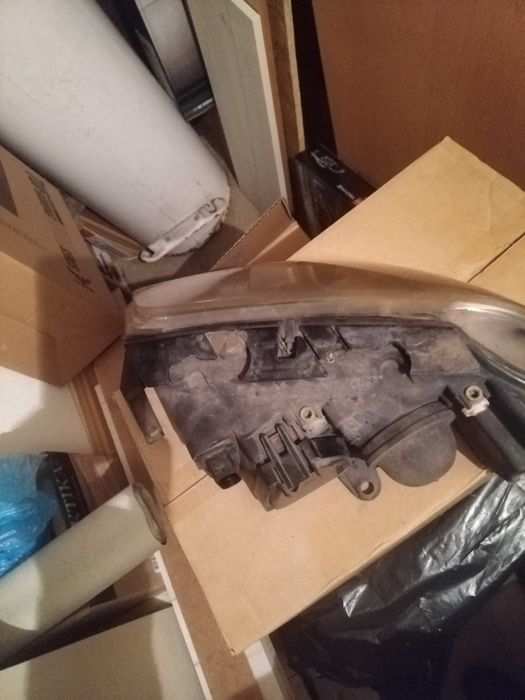 Продавам фарове за Фолксваген Пасат В5.5на HELLA и на DEPO 2 комплекта