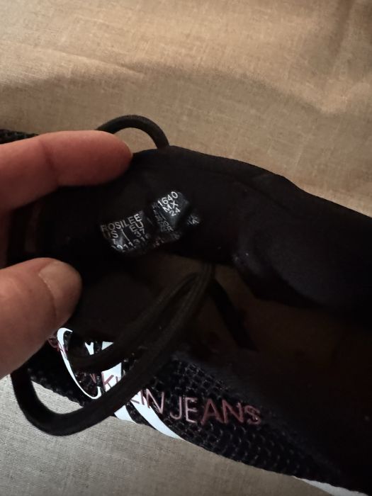 Adidasi Nike fotbal si Sinckers Kalvin Klein