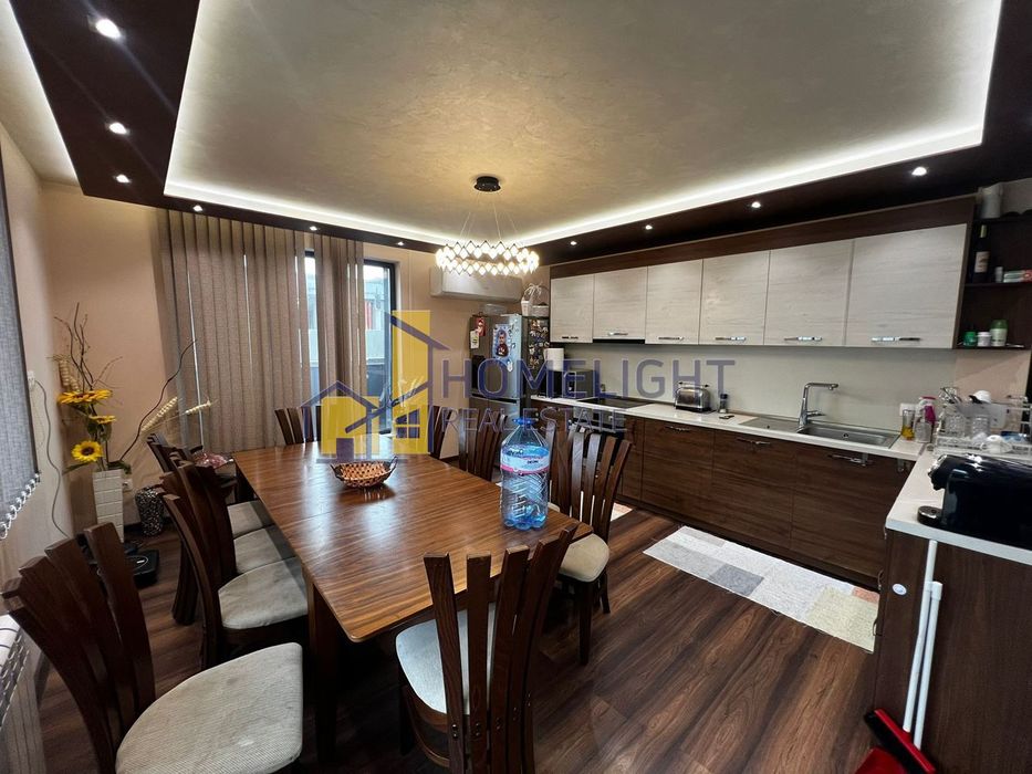 Дава се под наем Четиристаен апартамент в София, Малинова долина - 233 кв.м за 1650 € - Снимка #2