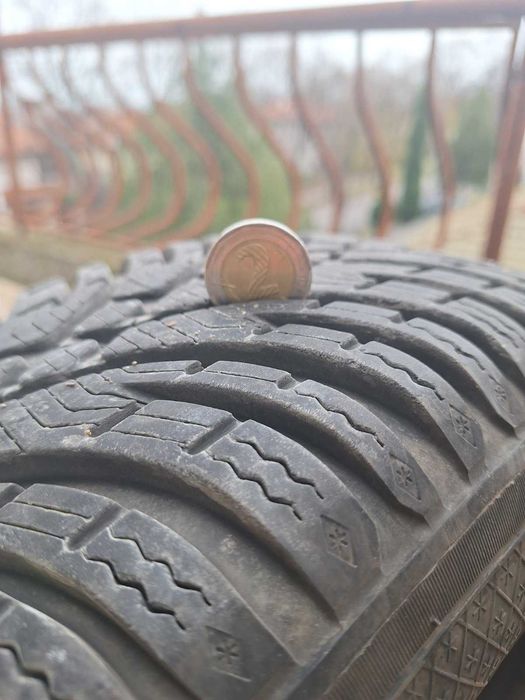 Продавам 4 бр. джанти със зимни гуми за Рено 175*65*14