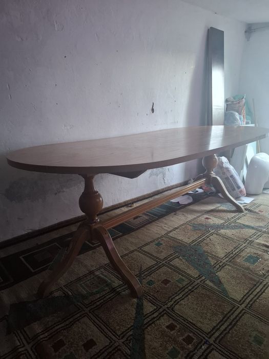 Продажа стола из дерева