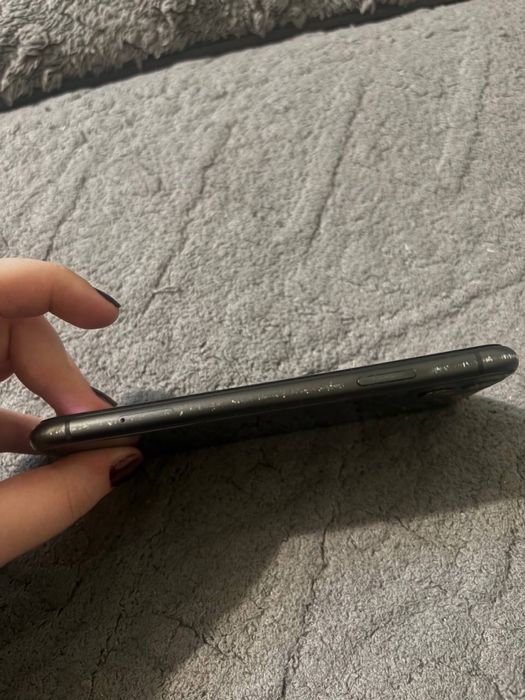 продам айфон 11 64gb