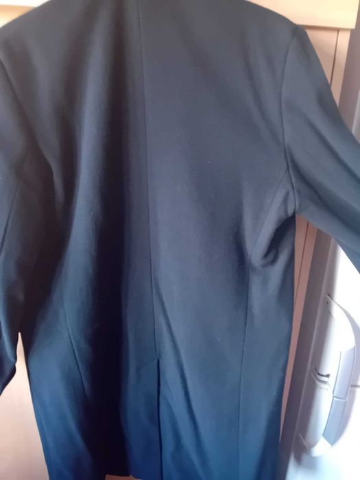 Vand palton iarna barbati, din stofa elegant, aproape nou, marimea 46