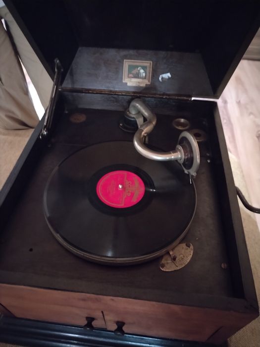Gramofon de epocă