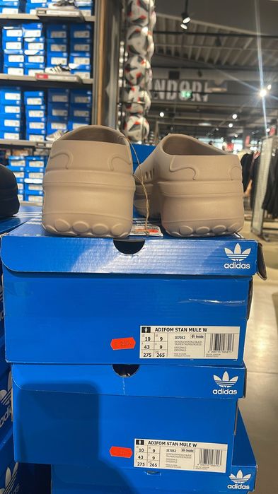 Vand papuci Adidas 100% originali