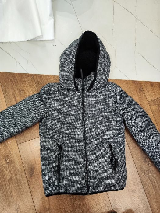 Продам осеннюю куртку