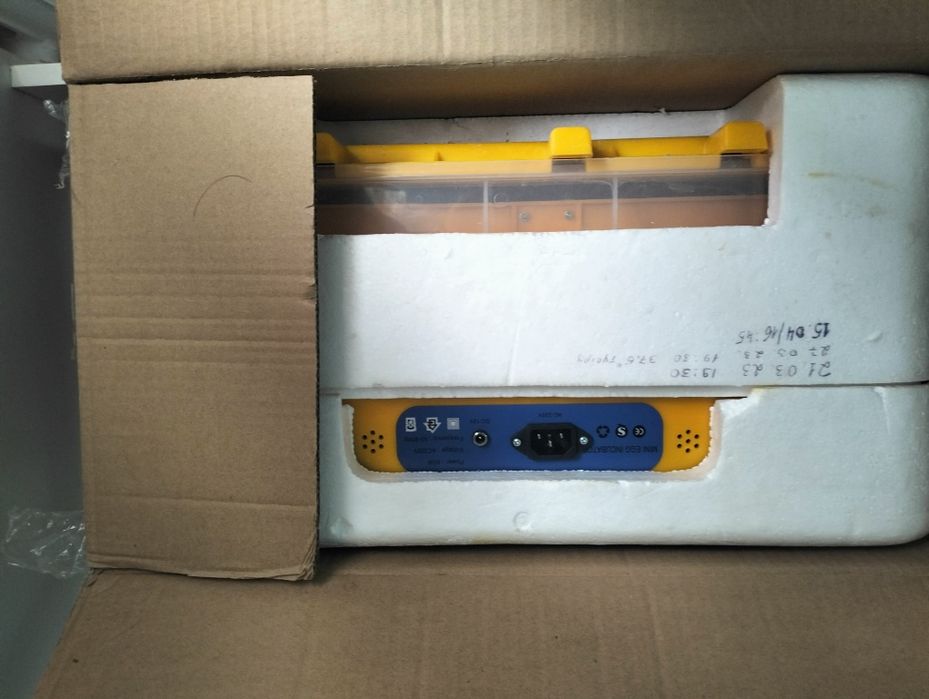 Инкубатор 48 яйц