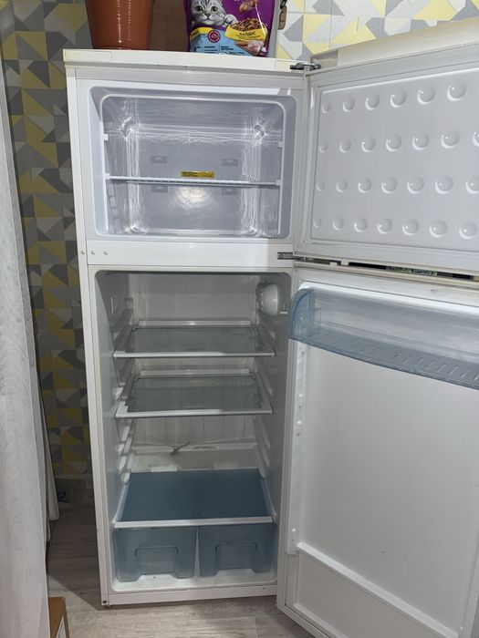 Холодильник продам