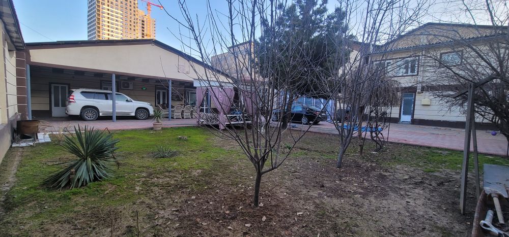 Продается большой дом в центре под бизнес угловой, Ивлева 10 соток