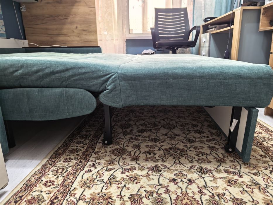 Продам диван двухместный