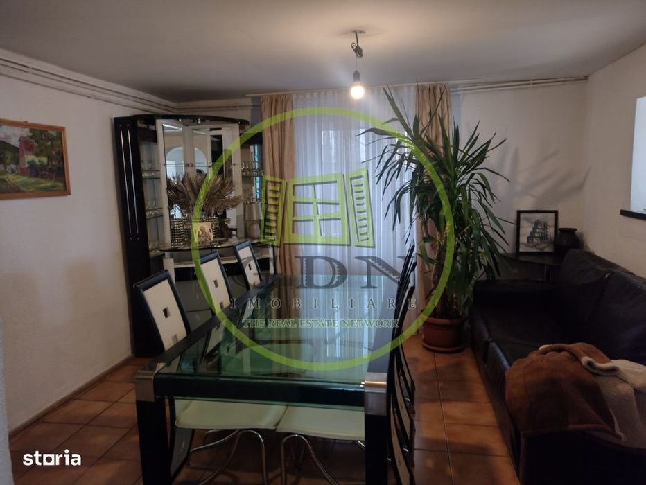 Casa de vanzare 6 camere, 4 dormitoare, 2 bai, localitatea Azuga