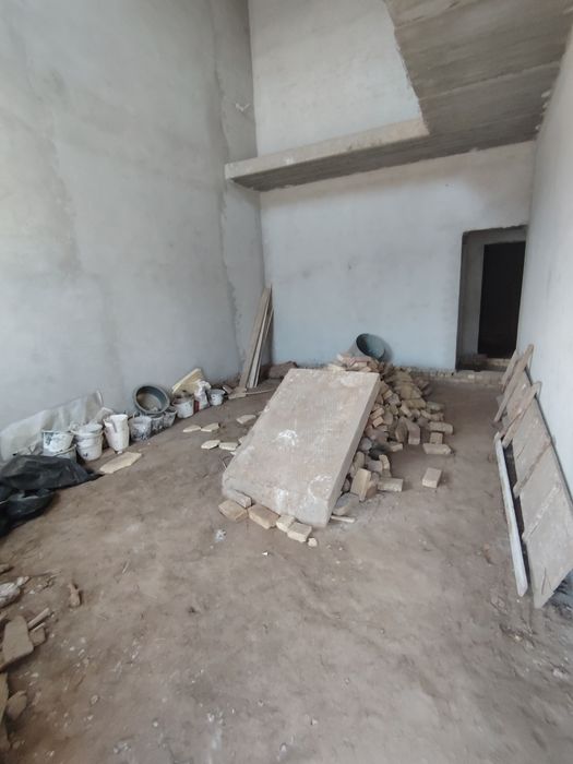 Tandirchida 2 joy sotiladi