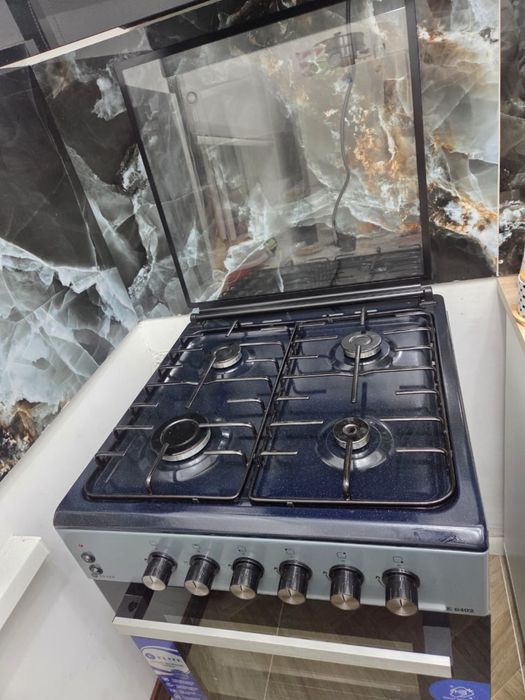 Продам газовую плиту