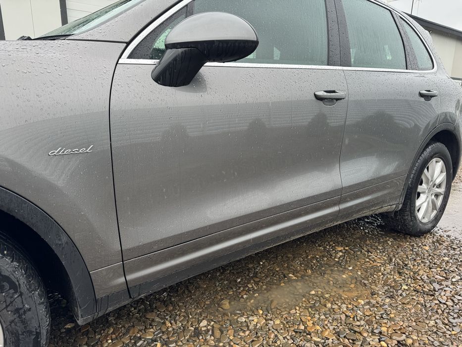 Dezmembrez porsche cayenne 3.0tdi crca 2011
