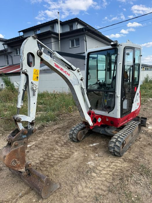 Miniexcavator Takeuci TB 216 . 1900kg . An 2019