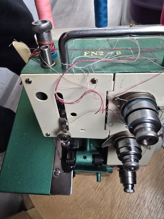 Оверлог б/у продам