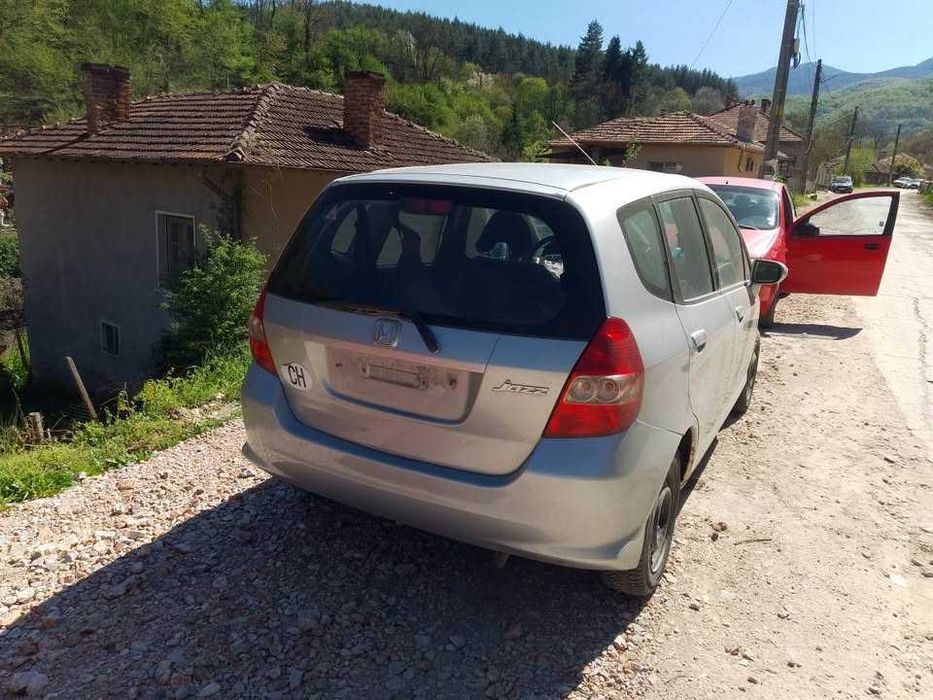 Honda Jazz 1.4 На части зимни гуми