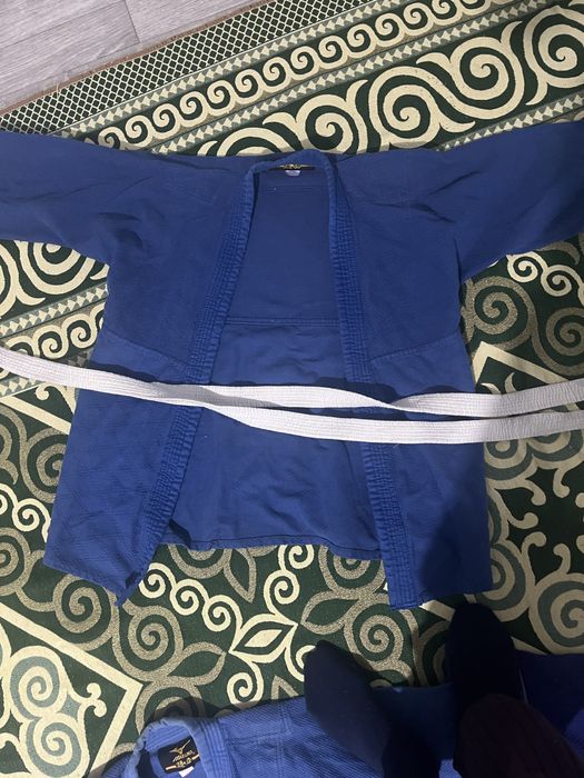 Продам кимоно в разных размерах