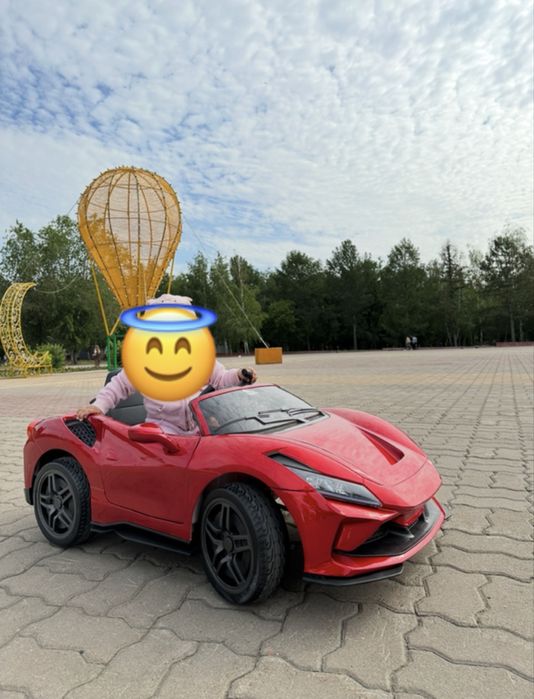 Продам детскую машину на аккумляторе и с пультом управления