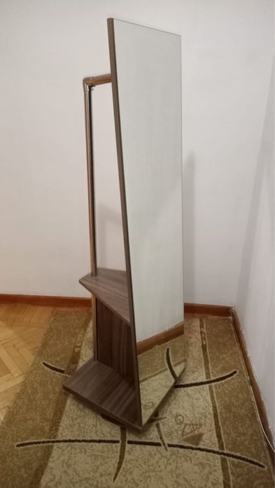 Продам зеркало настенное