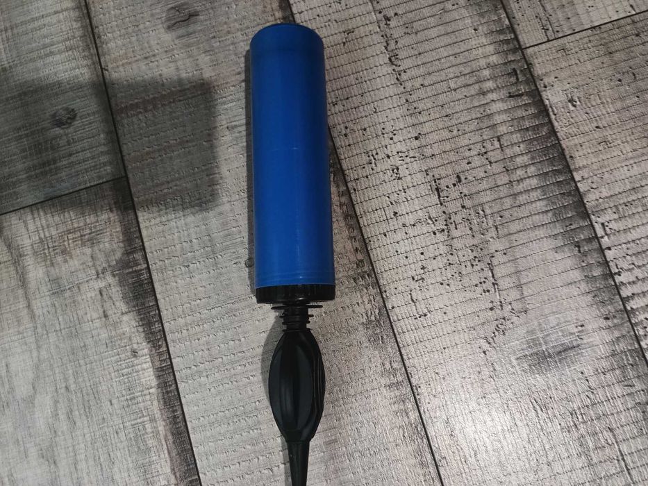 Продавам помпичка за надуване на балони