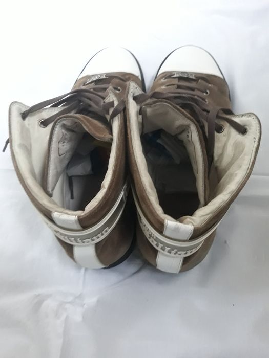 Vand urgent ghete din piele interior si exterior firma john Balliann.