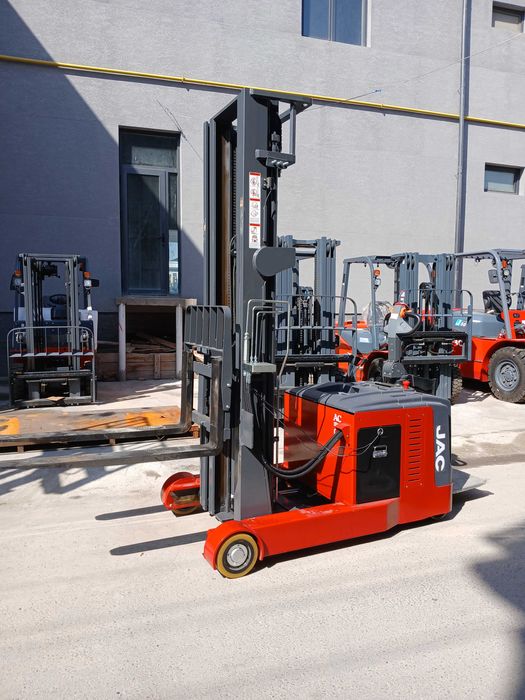 Мини Ричтрак JAC 2 тонный 6 метровый