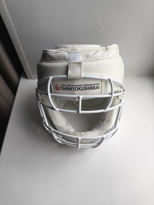 Продам шлем и перчатки (каратэ)
