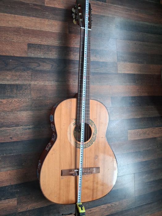 Акустична.  китара.