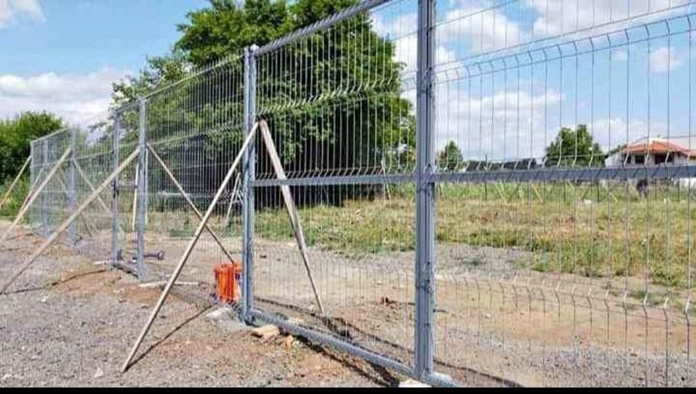 Imprejmuiri terenuri 
Menționăm că ne deplasam ori unde in Romania ofe