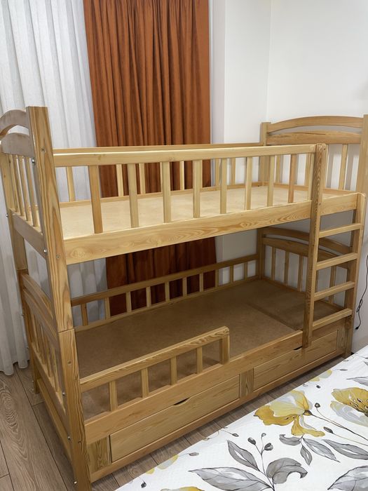 Двухъярусная кровать