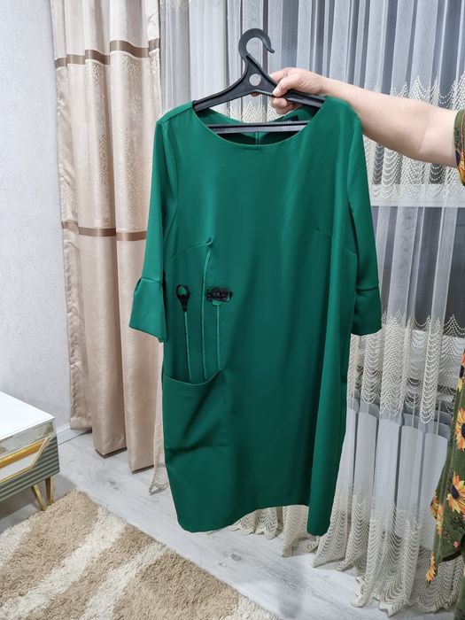 Продается платья 52-54 размера