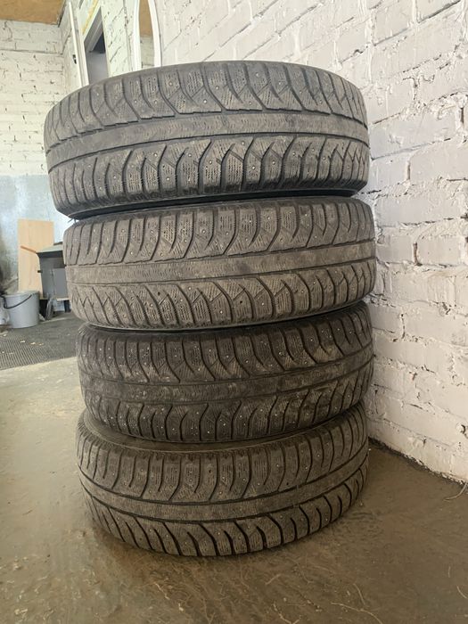 Автошины зимние Bridgestone 225/65/17