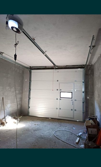 Usa de Garaj - Funcționalitate și design pentru garajul tău