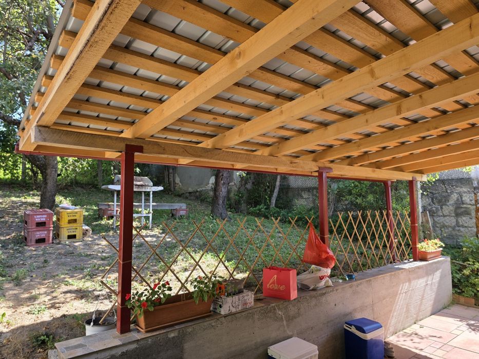 Vând casă Ocnița la 350 m de ștrandul Alb Albastru