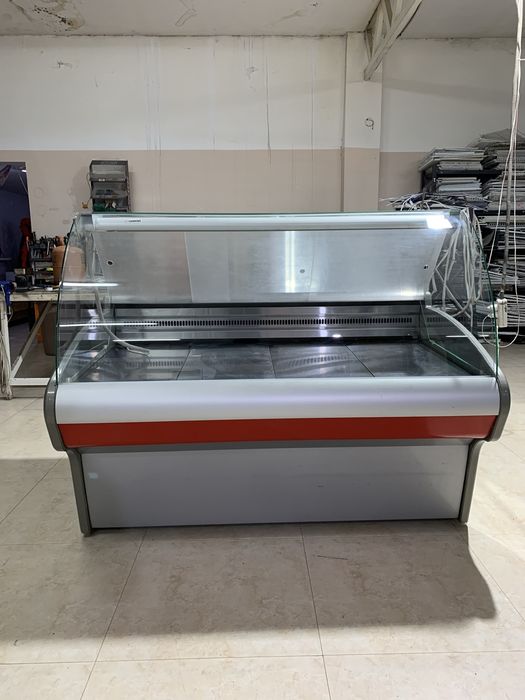 Витринный холодильник / Холодильник