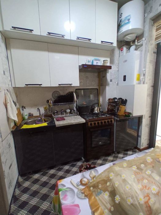 Мирзо Улугбек тумани Эко бозор рупарасида 2/6/7 48 кв +Мебел техника