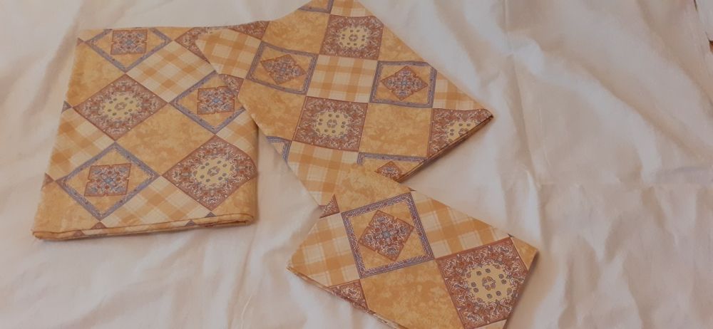 Продавам цветни комплекти плик,долен чаршаф, калъфки 2бр.