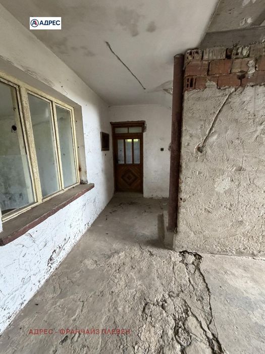 Къща в Ловеч, област-с.Хлевене площ 434 цена 60000