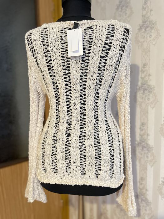 Pulover tricotat S nou