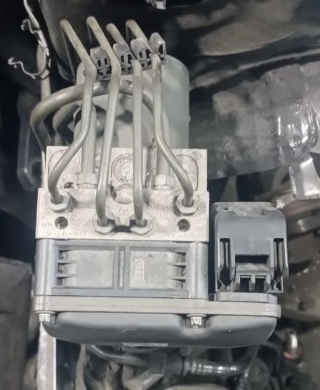 Блок ABS Мерседес W218.